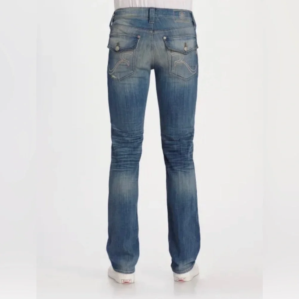 ROCK & REPUBLIC - Ralph Low Rise Relaxed Straight Leg - Picture 2 of 13